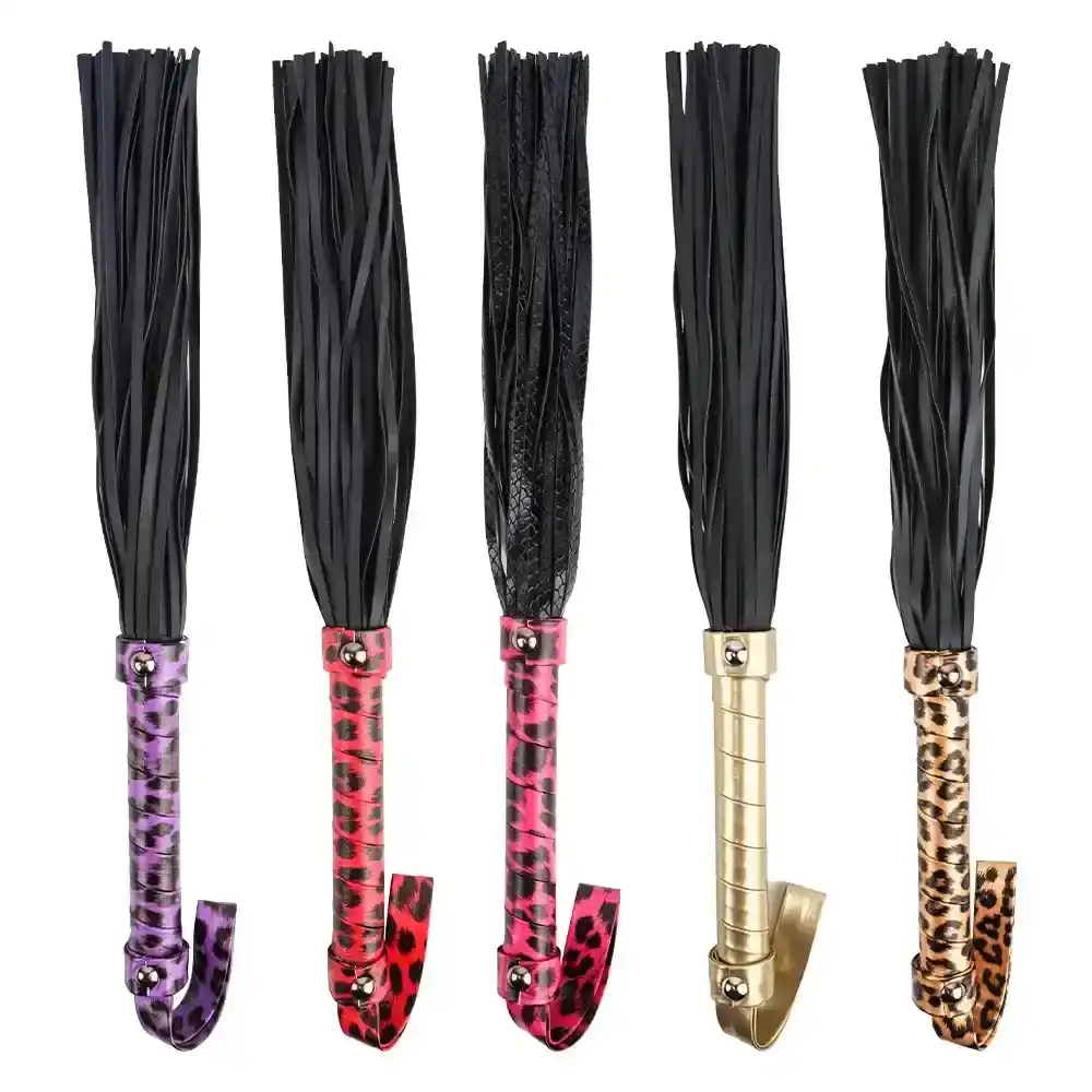 fouet bdsm en cuir pu leopard rose