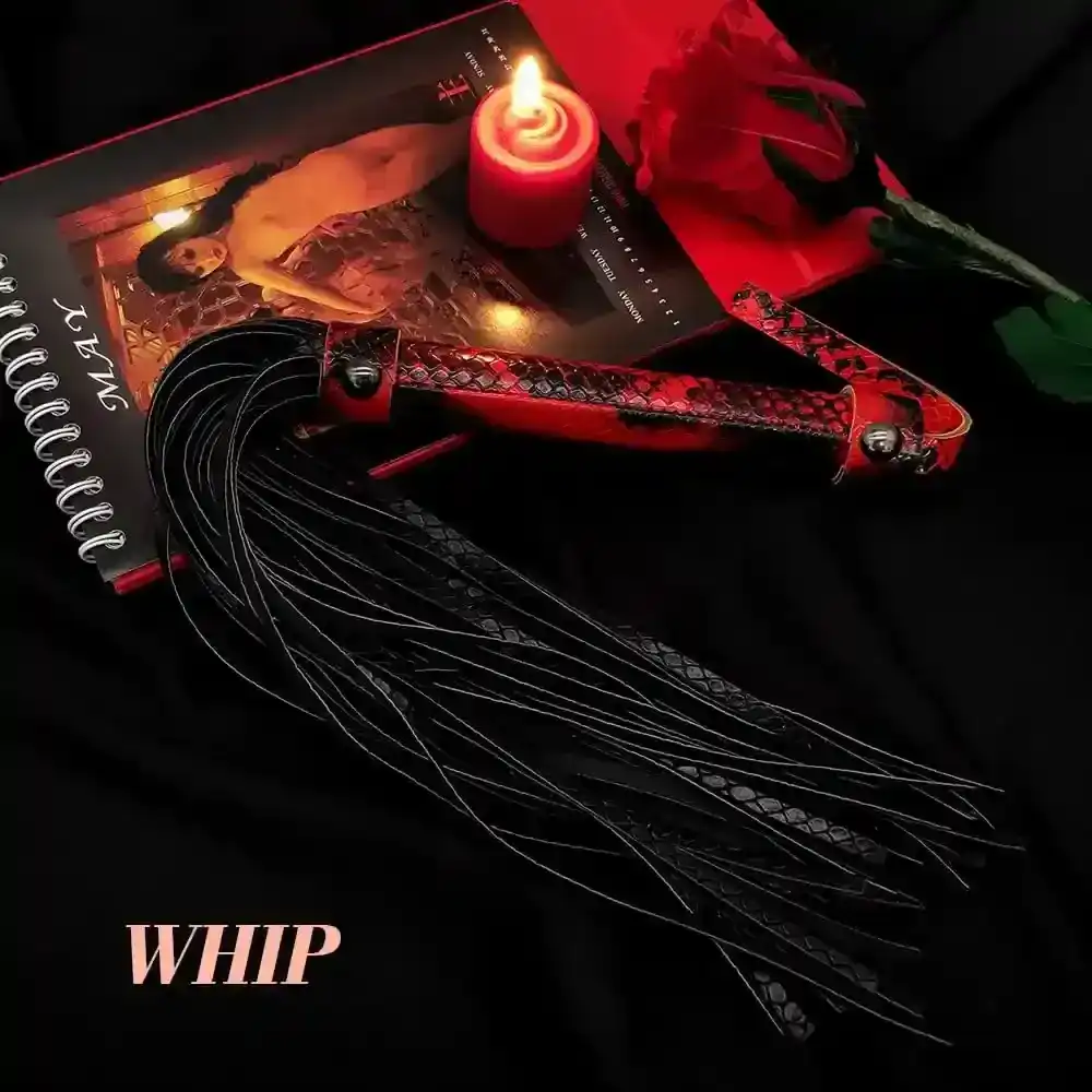 fouet bdsm en cuir pu rouge noir