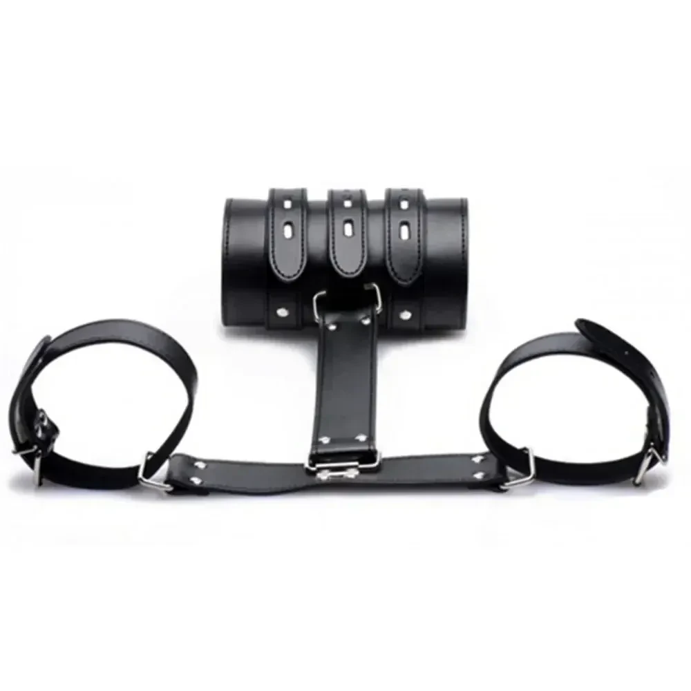 lanieres de cuir noir pour jeux de pouvoir