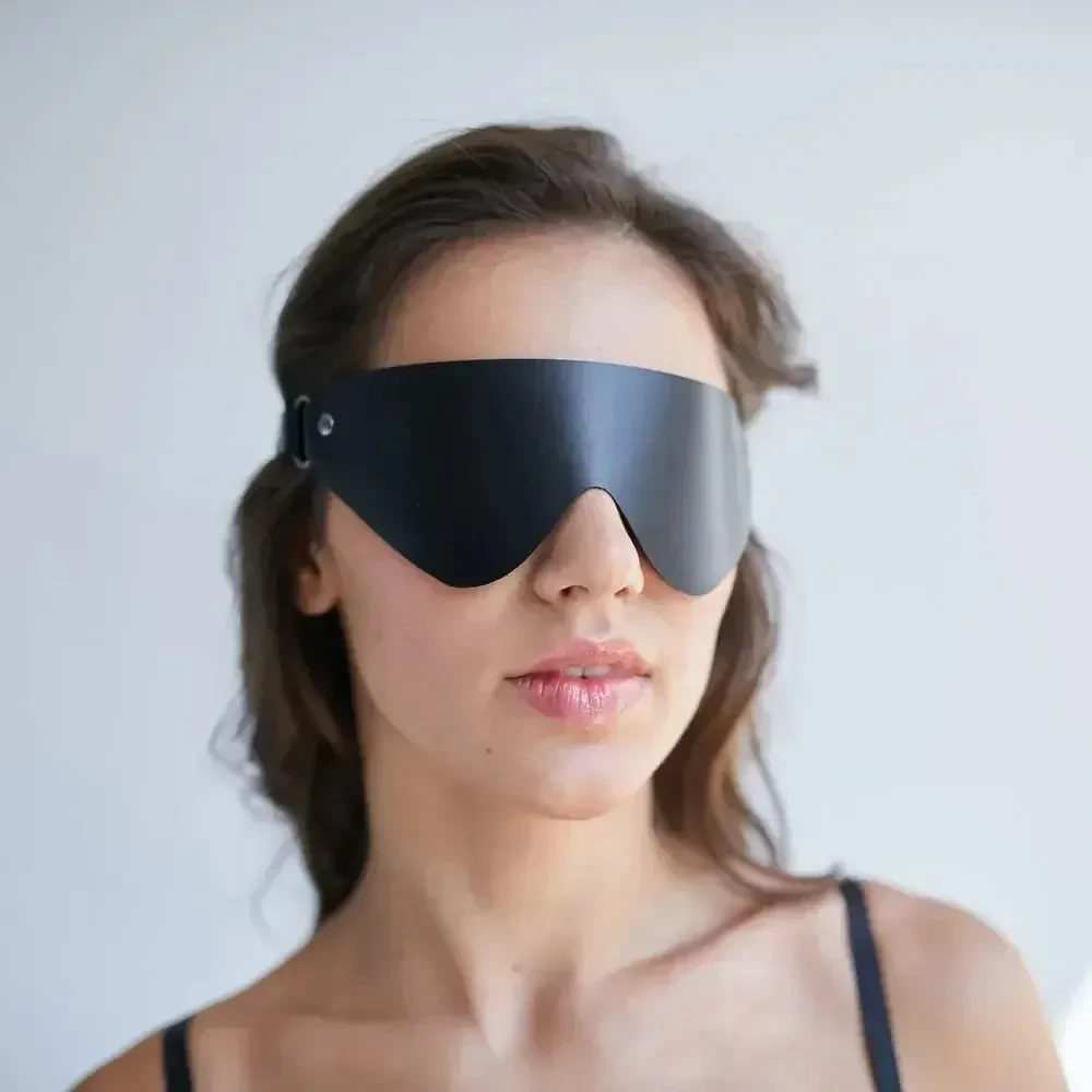 masque érotique en cuir synthétique souple