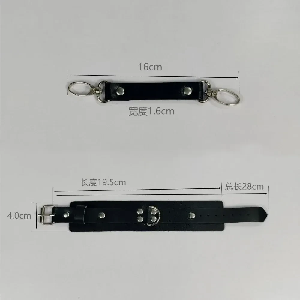 menottes cuir avec boucle croisee