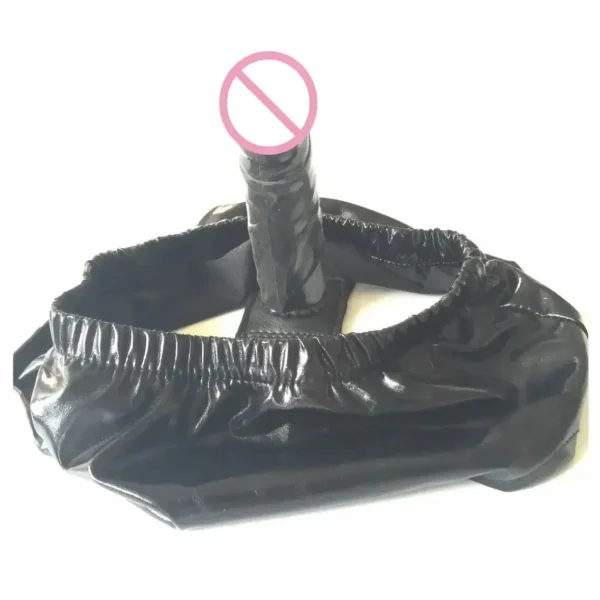 culotte en cuir avec dildo intégré rouge