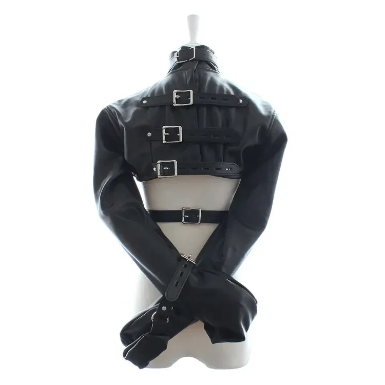 harnais fetiche noir en faux cuir
